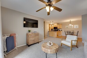 Interior - Shop, Golf & Unwind: Springfield Gem 7 Mi to Dtwn (Springfield)