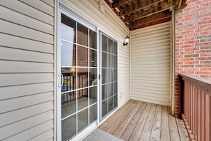 Interior - Shop, Golf & Unwind: Springfield Gem 7 Mi to Dtwn (Springfield)