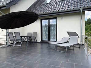 Outdoor dining - Wohnung in Naterki mit Terrasse, Garten und Grill by Interhome (Gietrzwald)