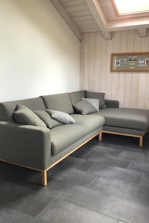 TV, DVD player - Bim Bühlmättli 4 Bett Wohnung by Interhome (Grindelwald)