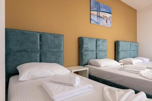 Family Room | Free WiFi, bed sheets - Central Garden Sofia Studios (Ksamil)