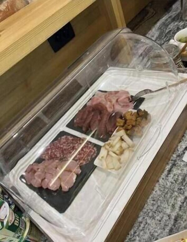 Alimentos y bebidas