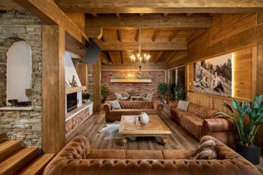 TV - ZARA CHALET (Bran)