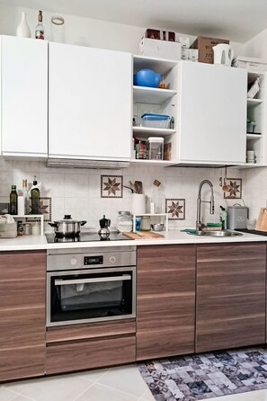 Fridge, cookware/dishes/utensils - Chez Lisa by Interhome (Castiglione della Pescaia)