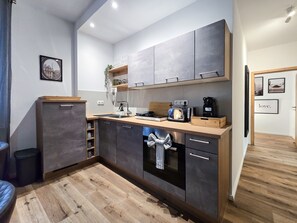 Kühlschrank, Ofen, Herdplatte, Geschirrspüler