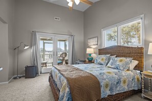 4 bedrooms, iron/ironing board, free WiFi, bed sheets - Emerald Oasis - Live the Oasis Life (Emerald Isle)