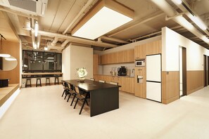 Dining - Monreve Cabins (Seoul)