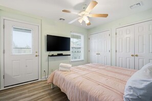 House, 4 Bedrooms | 4 bedrooms, free WiFi - Sea Bright Gem Steps To Beach + Parking 4 Bedroom Home (Rumson)