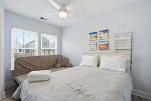 House, 4 Bedrooms | 4 bedrooms, free WiFi - Sea Bright Gem Steps To Beach + Parking 4 Bedroom Home (Rumson)