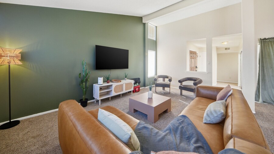 Albuquerque Escape Hot Tub + Atrium 4 Bedroom Home