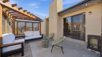 Nhà, 4 phòng ngủ | Hiên