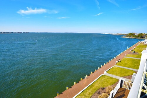 Harbour Island 302l 2 Bedroom Condo