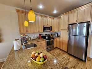 Coffee/tea maker, fridge, microwave, oven - Seaside Cottage - Stunning beach front with Hot Tub (Ocean Shores)