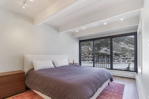 1 Schlafzimmer, Schreibtisch, laptopgeeigneter Arbeitsplatz