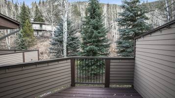 Townhome, 3 Bedrooms | Property grounds