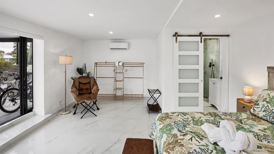 Port Charlotte 4 Bedroom Pool Vacation Home on Peace River 4 Home