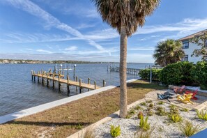 House, 4 Bedrooms | Property grounds - Manasota Key 4 Bedroom Pool Home on Lemon Bay 4 Home (Englewood)