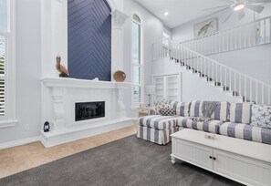 Maison, 4 chambres | Coin séjour