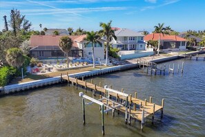 House, 4 Bedrooms | Marina - Manasota Key 4 Bedroom Pool Home on Lemon Bay 4 Home (Englewood)