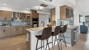 House, 4 Bedrooms | Private kitchen - Punta Gorda Isles Private Pool Vacation Home - Waterfront Canal Views 4 Bedroom Home (Punta Gorda)