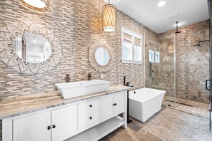 Shower, hair dryer, towels - Beach Bike Cottage 5 Bedroom, King Beds, Coastal Luxury Living, EV Charger (Seacrest Beach)