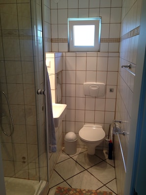 Dusche, Seife, Toilettenpapier