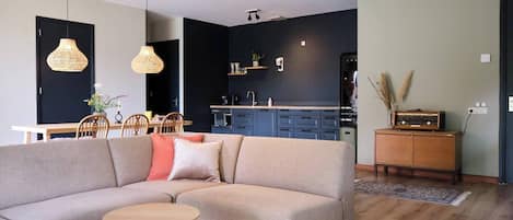 Bücher, Stereoanlage