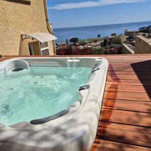 Outdoor spa tub - Bella vista (Santa-Maria-di-Lota)