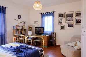 Classic Triple Room, Hill View