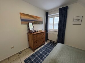 WiFi, bed sheets