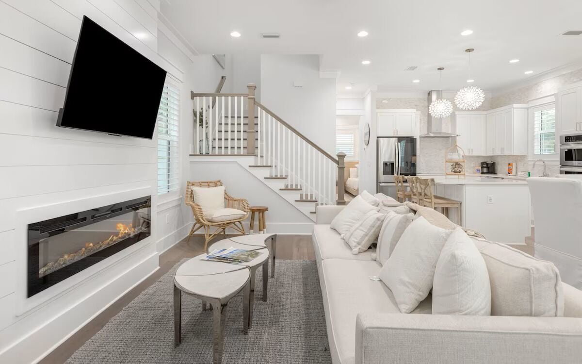 TV, fireplace