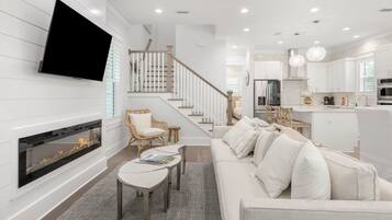 TV, fireplace