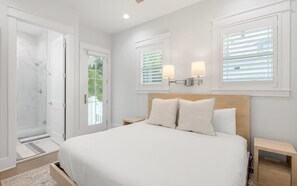 5 bedrooms, iron/ironing board, free WiFi, bed sheets - V Porches, immaculate new 5br/4.5ba, btwn Alys & Rsmry + Pool + Priv Bch Access (Watersound)