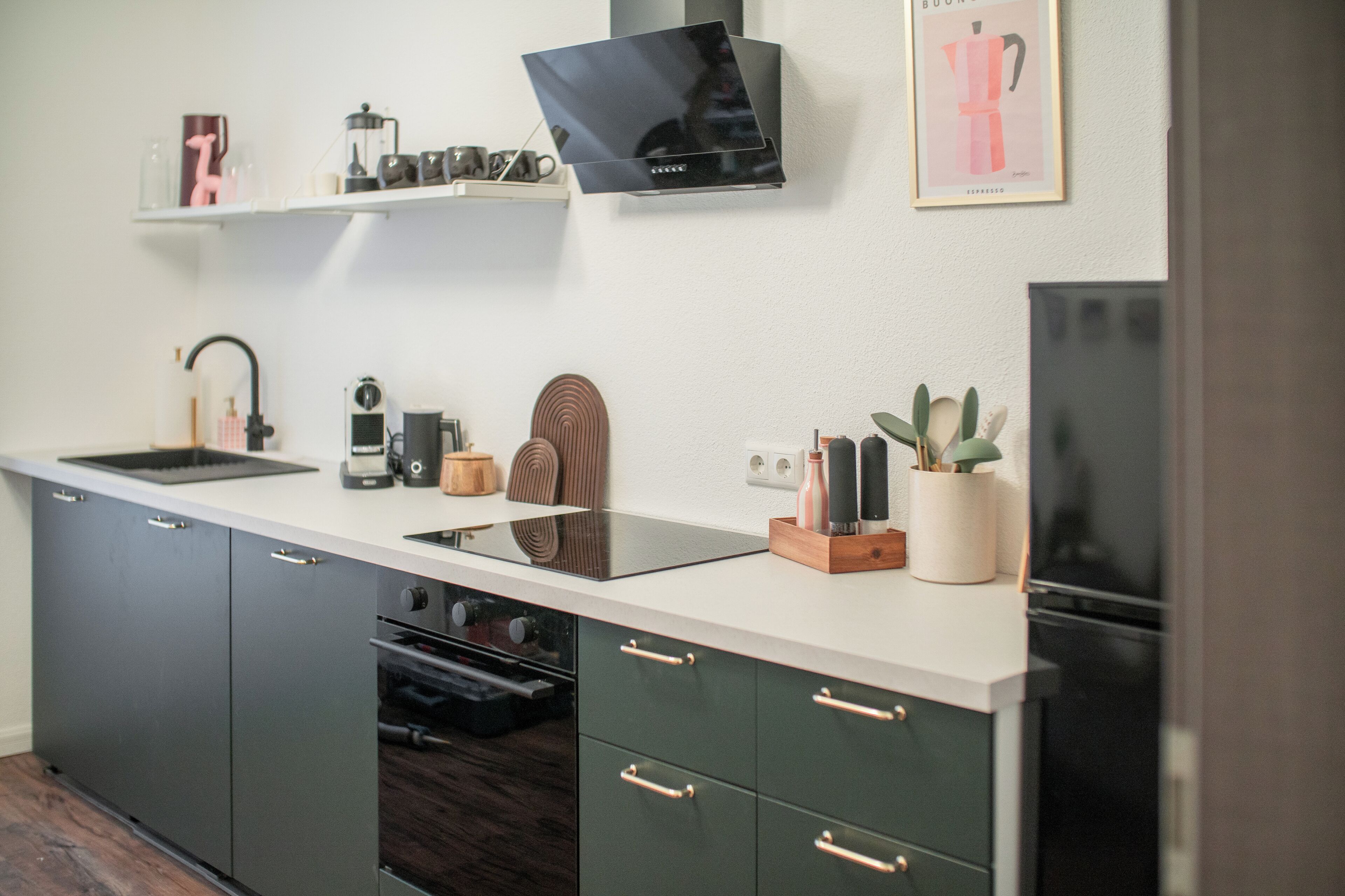 Mikrowelle, Ofen, Herdplatte, Geschirrspüler