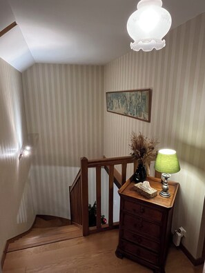 Interior - Breton country house 35 minutes from Mont Saint Michel. Pets welcome! (Saint-Rémy-du-Plain)