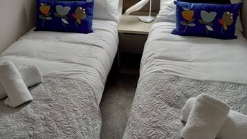 3 bedrooms, iron/ironing board, free WiFi, bed sheets