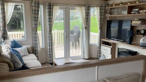 TV, fireplace - Chaffinch Way 18 Static Caravan Hoburne Devon Bay (Paignton)
