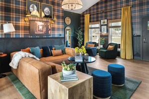 Smart TV, lareira, escritórios