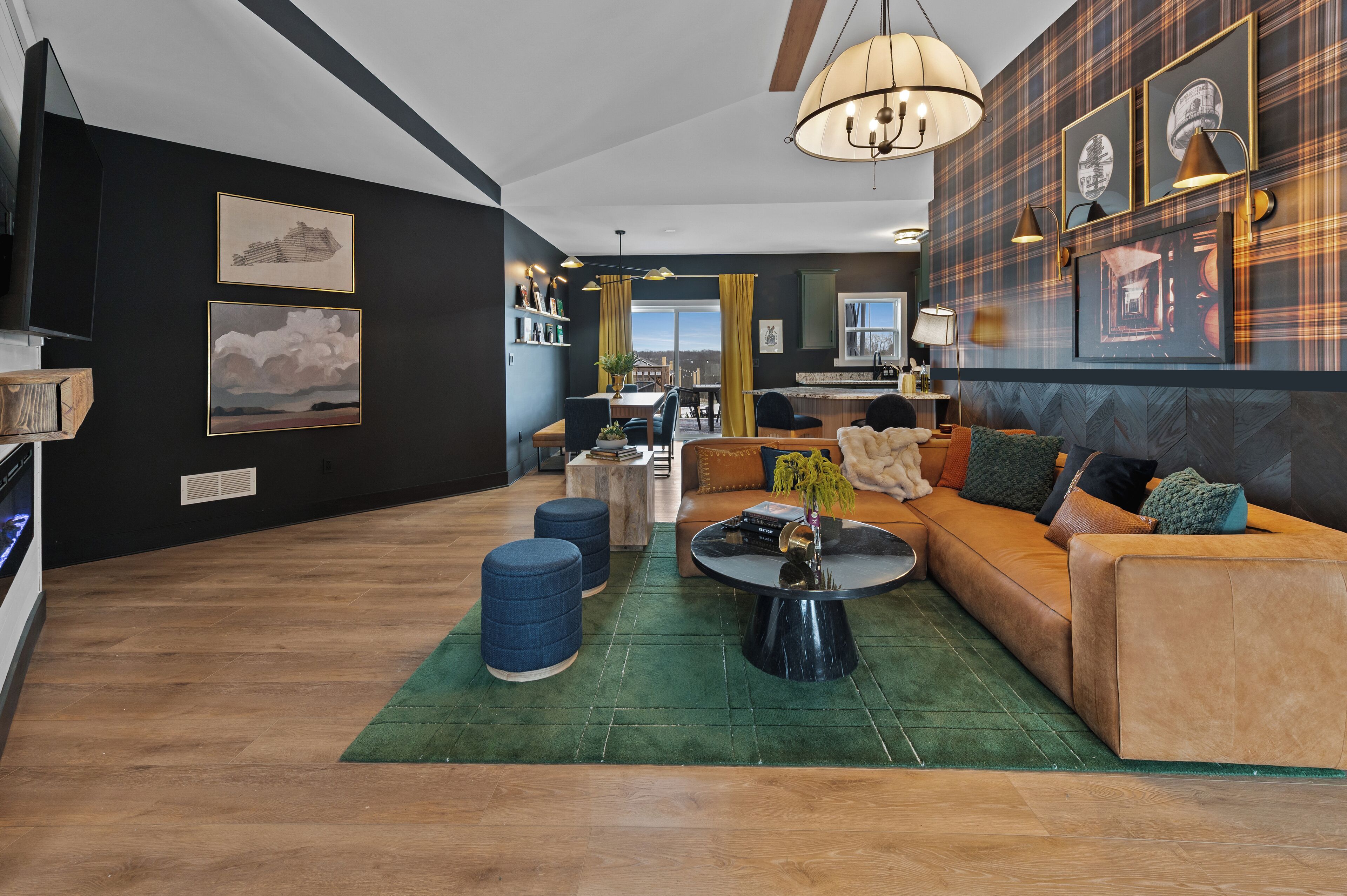 Smart TV, fireplace, offices