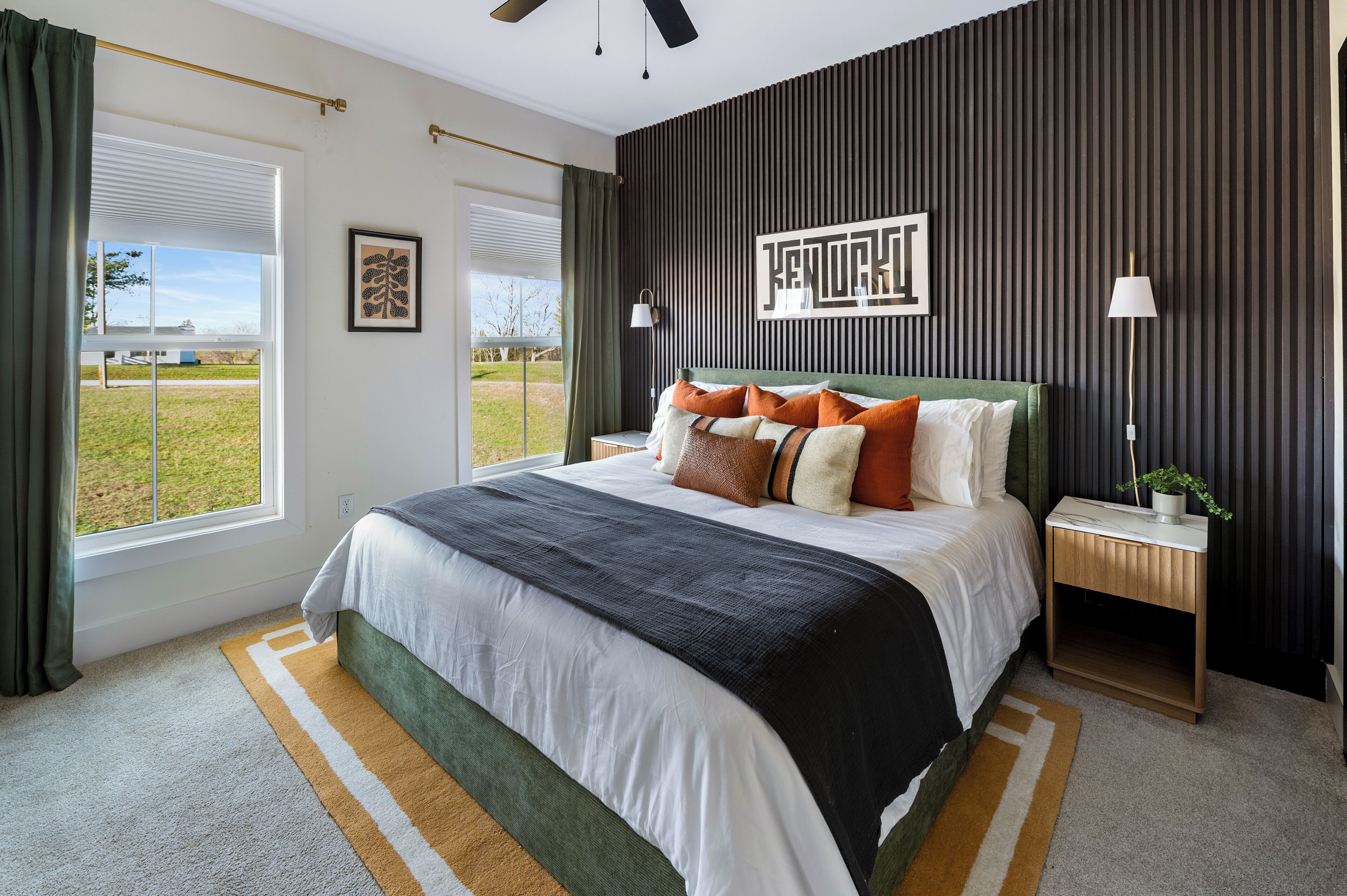 Escritorio, tabla de planchar con plancha, cuna de viaje y wifi gratis 