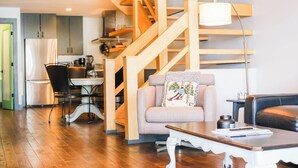 Living area - Eagle's Nest |3 Bedroom | Free Shuttle| Garage | Shared Hot Tub |  Mtn Views (Mt. Crested Butte)