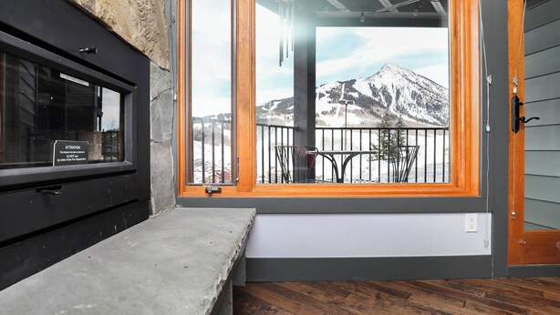Interior - Eagle's Nest |3 Bedroom | Free Shuttle| Garage | Shared Hot Tub |  Mtn Views (Mt. Crested Butte)
