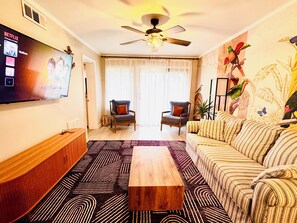 Smart TV - NEW-Island Pearl! Direct walk to the beach (Hilton Head Island)