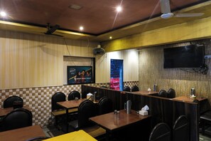 Dining - Amrapali Hotel (Bhiwandi)