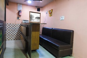 Lobby - Amrapali Hotel (Bhiwandi)