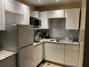 Private kitchen - Quaint Studio Just a 10 Minutes Walk to Grace bay Beach! (Leeward)
