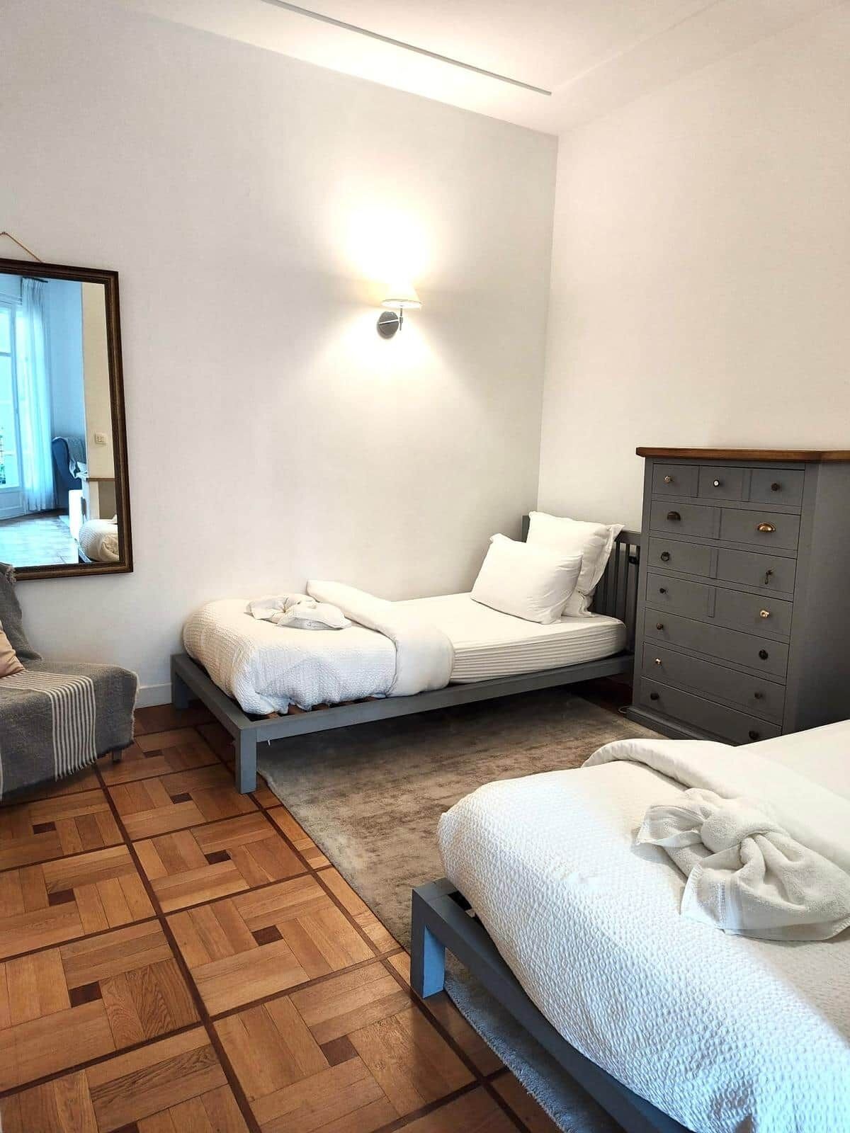 Iron/ironing board, WiFi, bed sheets