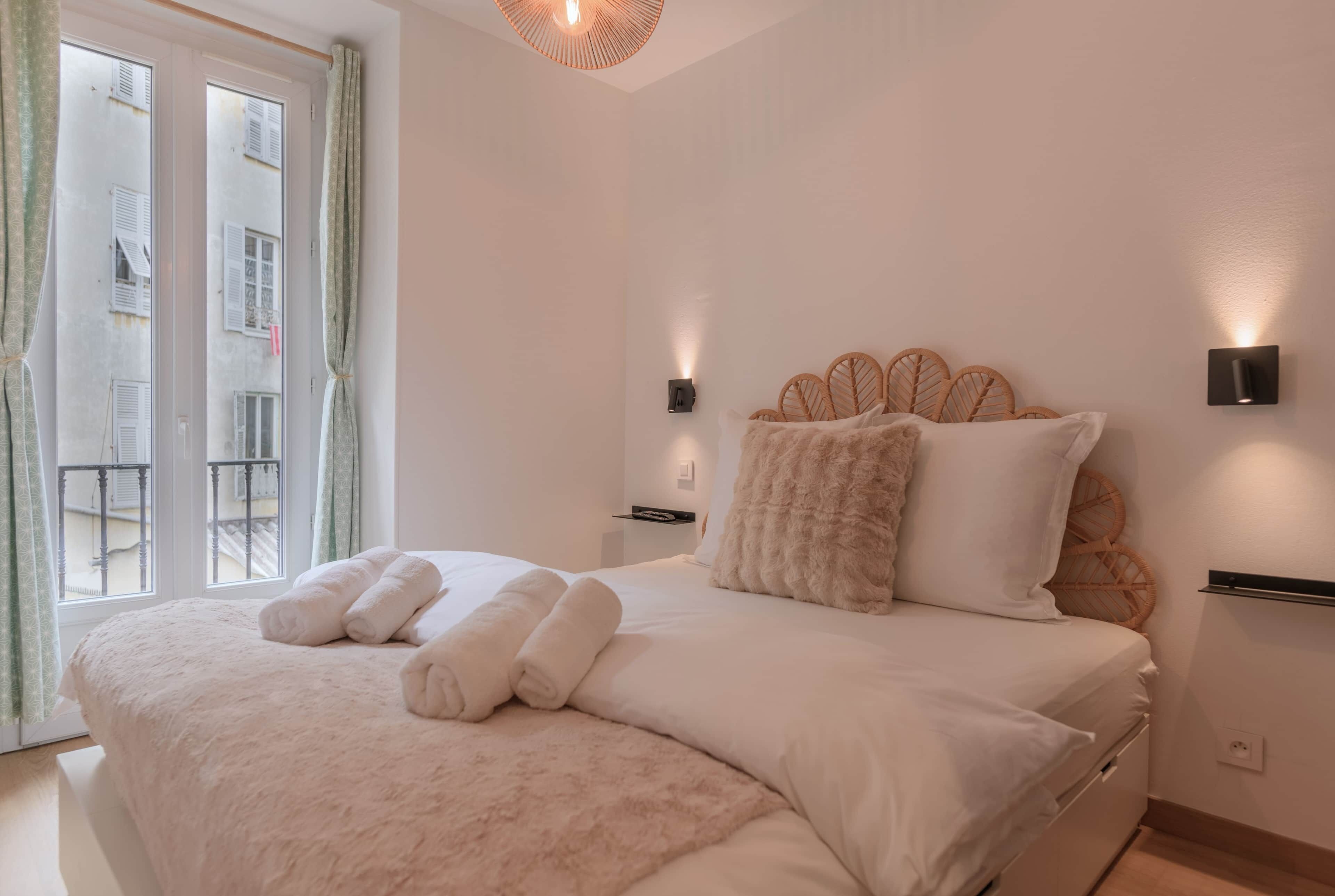 2 chambres, fer et planche à repasser, Wi-Fi, draps fournis