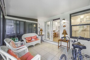 Interior - Centrally located townhouse w/ heated pool & spa (Marco Island)
