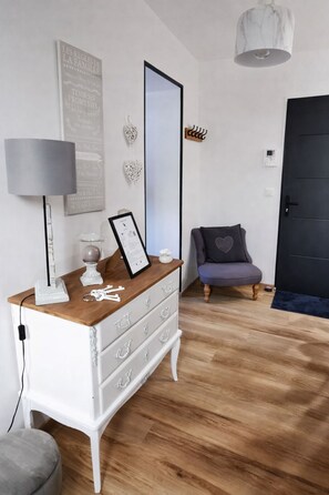 Interior - La Demeure du Faon 4/6 guest cottage jacuzzi swimming pool the heart of Sologne (Chaon)